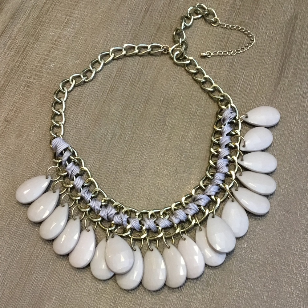 Francesca | BEAUTIFUL taupe necklace on gold chain